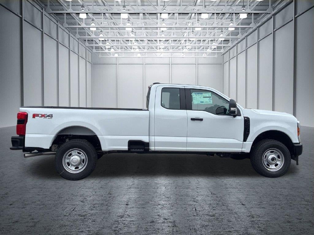 2027 Ford Super Duty F-350 SRW XL