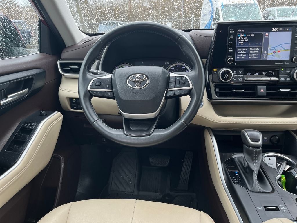 2022 Toyota Highlander Hybrid XLE