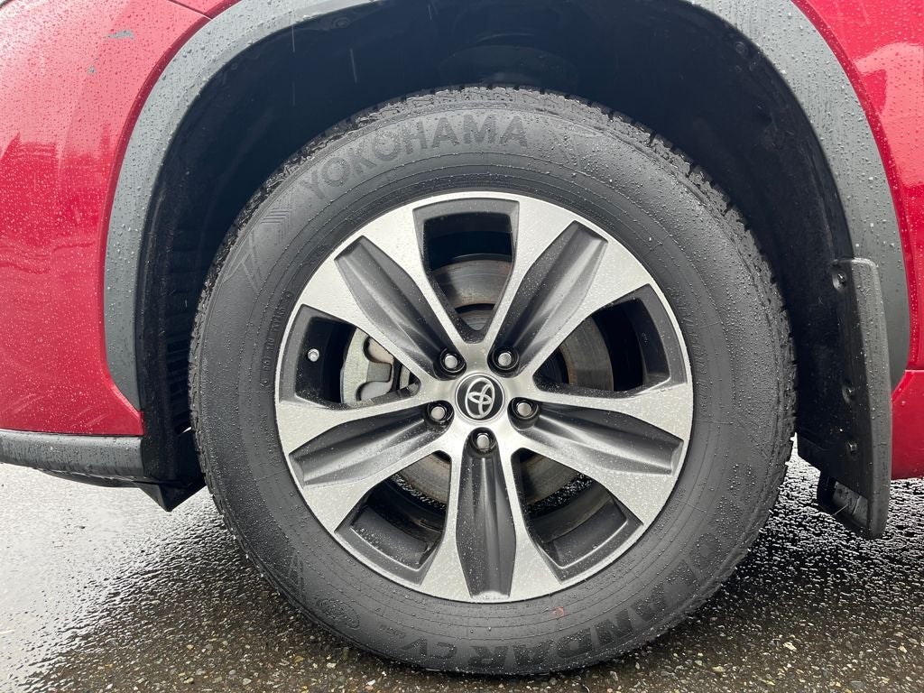 2022 Toyota Highlander Hybrid XLE