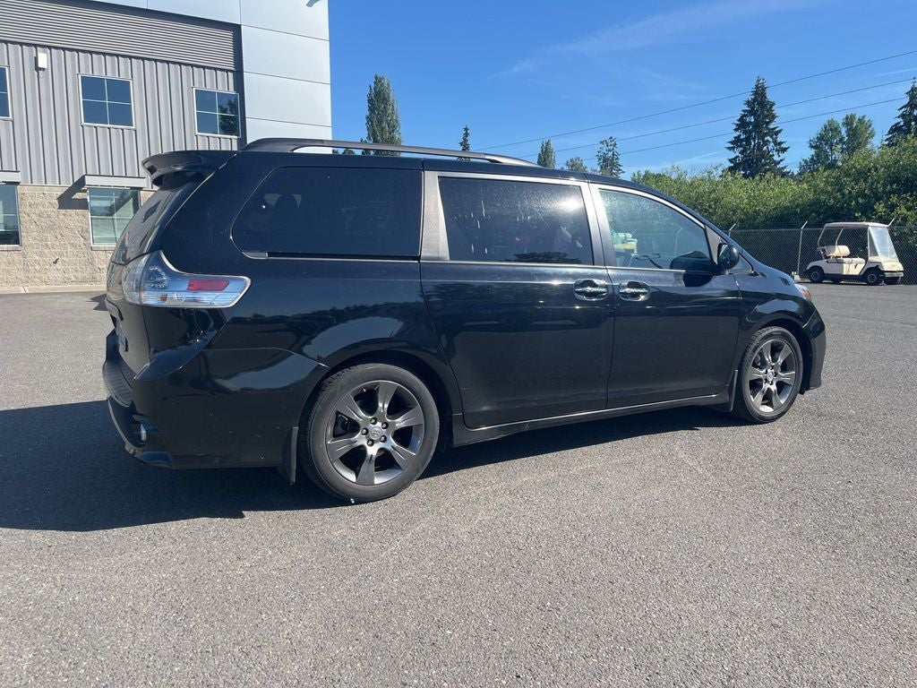2015 Toyota Sienna SE Premium 8 Passenger