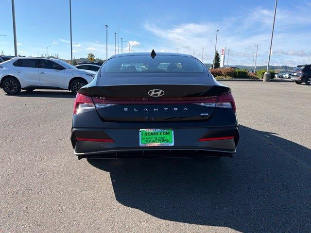 2025 Hyundai Elantra Hybrid Limited
